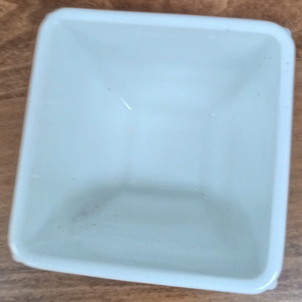 Vintage Pembroke Antique White Milk Glass Candy Dish w/lid - Picture 3 of 9